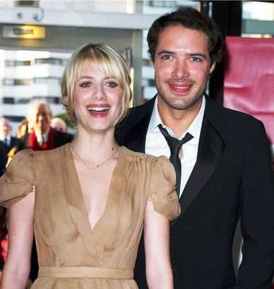 CANNES 2011 : OUVERTURE DU 64e FESTIVAL AVEC MELANIE LAURENT (et Nicolas Bedos) !