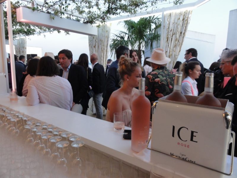 ICE Party Pool au Mouton Cadet Wine Bar