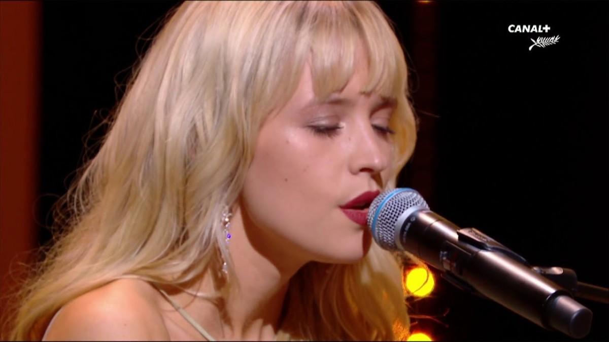 Angèle reprend « Sans Toi » en hommage à M.Legrand et A.Varda – Cérémonie d’ouverture Cannes 2019