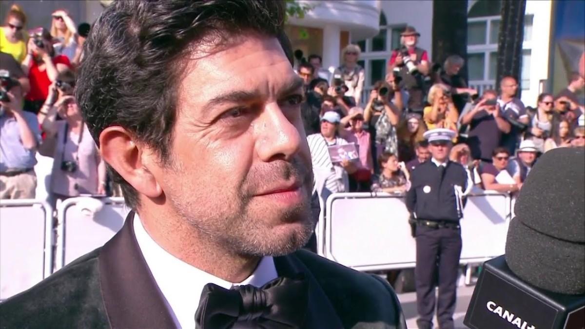 Pierfrancesco Favino au micro de Laurent Weil – Cannes 2019