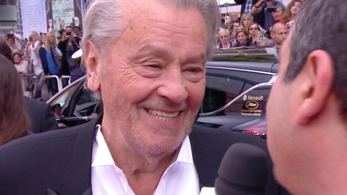  » Je voulais que cette Palme d’Or revienne à mes metteurs en scène  » Alain Delon – Cannes 2019