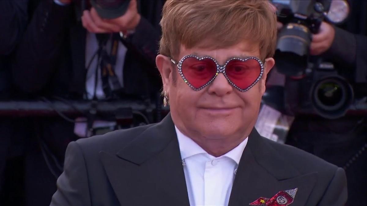 Elton John sur le tapis rouge avec l’équipe du film Rocket Man – Cannes 2019