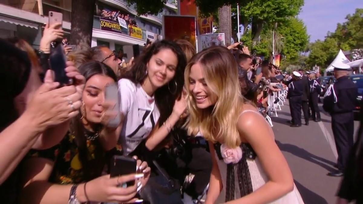 L’arrivée de Margot Robbie sur le tapis rouge – Cannes 2019