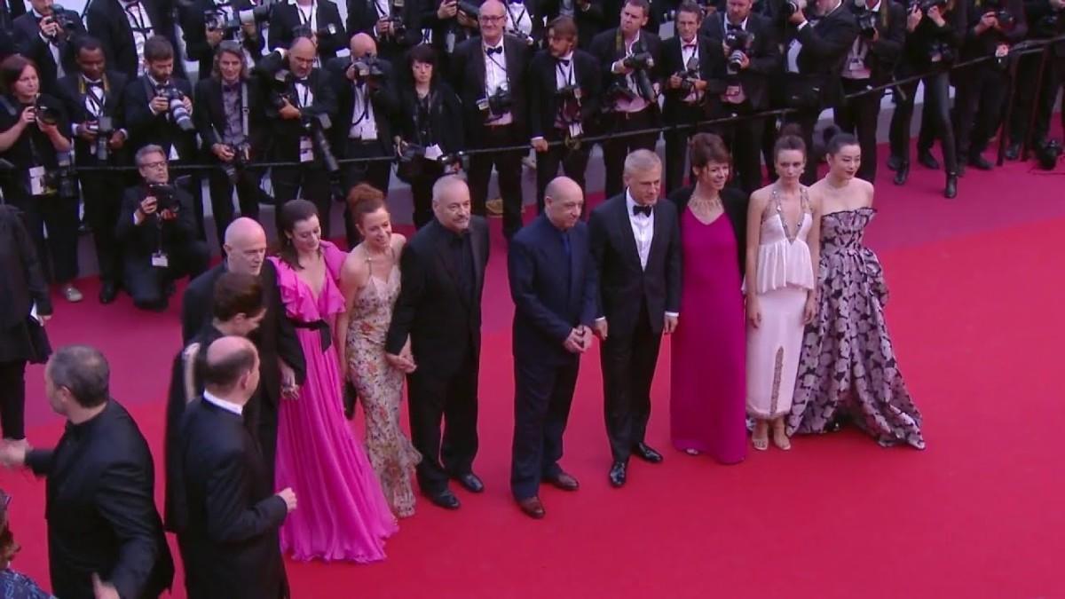 Les artistes sur le tapis rouge pour rendre hommage à Bruno Belbonnel  – Cannes 2019