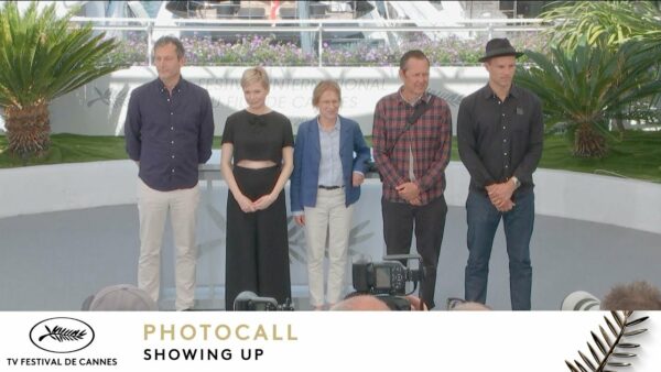 SHOWING UP – PHOTOCALL – EV – CANNES 2022