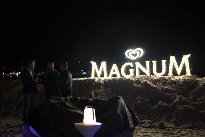 L’équipe du film Àma Gloria ouvre une quinzaine de plaisir sur la Plage Magnum® à Cannes - Blog de Cannes