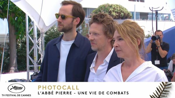L’Abbé Pierre–Une vie de combat  – Photocall – VF – Cannes 2023