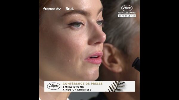 Emma Stone nous parle de sa relation avec Yorgos Lanthimos, le réalisateur de « KINDS OF KINDNESS » !