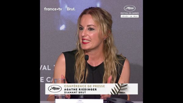 « Aujourd’hui c’est l’anniversaire de la fin du tournage, joyeux anniversaire diamant brut » – Cannes
