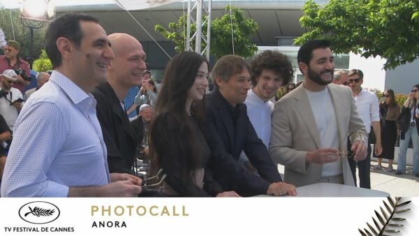 ANORA – Photocall – Français – Cannes 2024