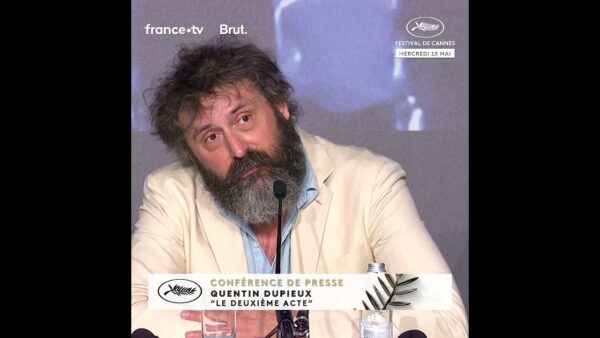 Quentin Dupieux exprime les intentions de son film « Le deuxième acte »