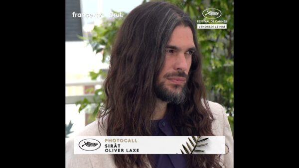 Le jeune réalisateur du film « Sirât », Oliver Laxe, au photocall du Festival de Cannes 2025 !