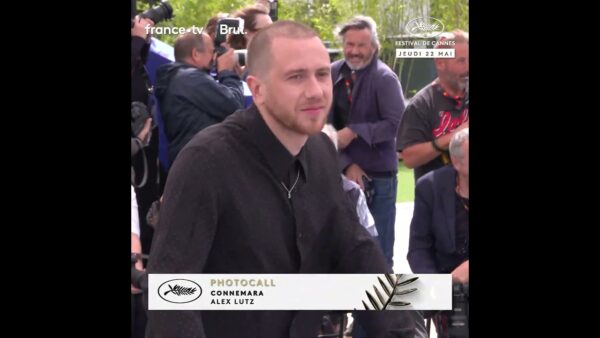 L’élégant et incroyable acteur Bastien Bouillon au photocall du Festival de Cannes !