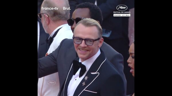 Entrée en musique pour l’équipe de Mission Impossible, portée par le thème culte joué en live !