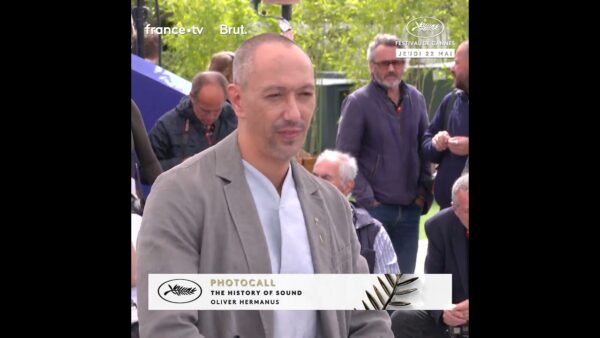 Oliver Hermanus, avec assurance et classe, au photocall de Cannes 2025 !