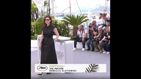 Photocall pour Rebecca Zlotowski, réalisatrice du film « Vie Privée » au Festival de Cannes 2025 !