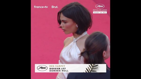 La jeune actrice Ariana Greenblatt rayonne sur le tapis rouge du Festival de cannes 2025 !