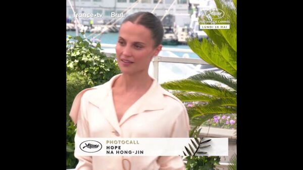 Alicia VIKANDER sur le photocall de HOPE !