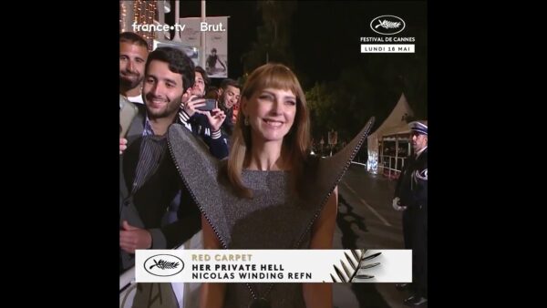 Frédérique Bel profite du festival pour reconnecter avec ses fans !