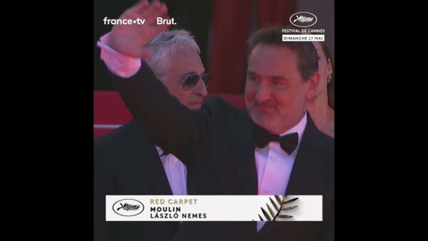 L&rsquo;équipe de MOULIN sur les marches du palais des festivals.