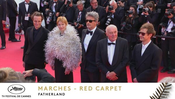 FATHERLAND – Les marches – VO – Cannes 2026