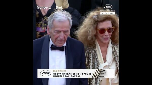 Costa Gavras et son épouse font leur entrée sur le tapis rouge !