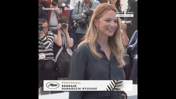 VIRGINIE EFIRA under the flashes of the photographers Cannois!