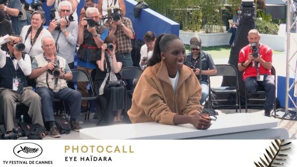 MAITRESSE DE CEREMONIE – Photocall – VO – Cannes 2026