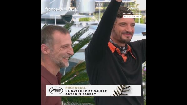 Mathieu Kassovitz et Niels Schneider face aux photographes du photocall de LA BATAILLE DE GAULLE !